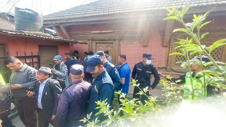 भृकुटीमण्डपकाे २० वटा सटलमा लगााइयाे ताला