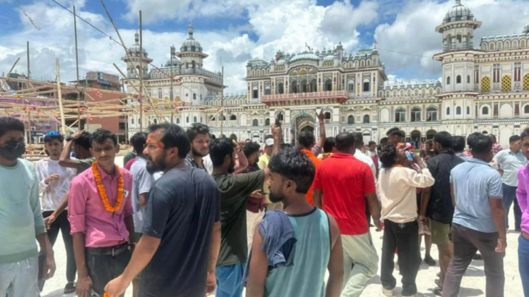 जानकी मन्दिरमा श्रम संस्कृति र हिन्दु सम्राट सेनाका कार्यकर्ताबीच विवाद